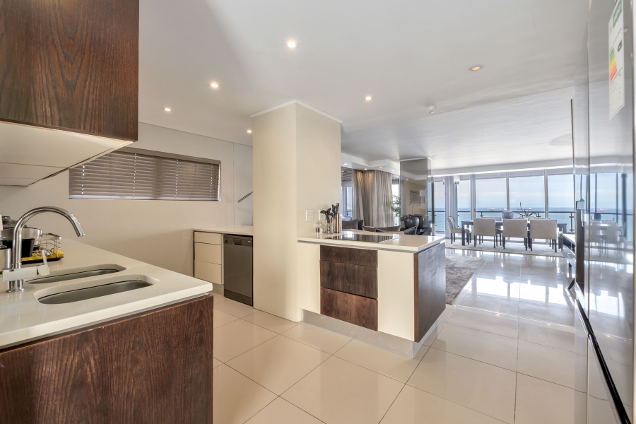 4 Bedroom Property for Sale in Beachfront Western Cape